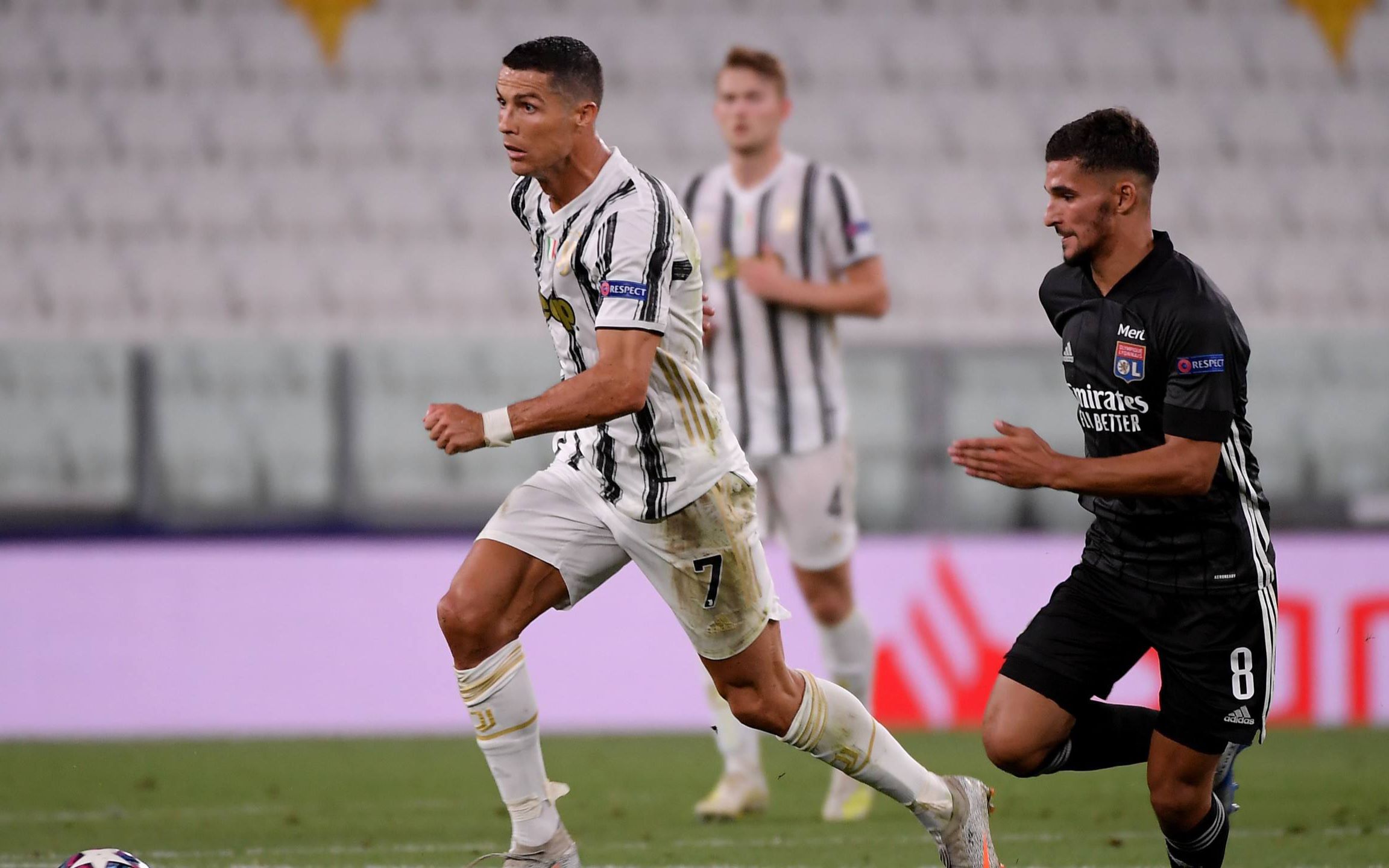 里昂横扫美国，C罗刷新纪录