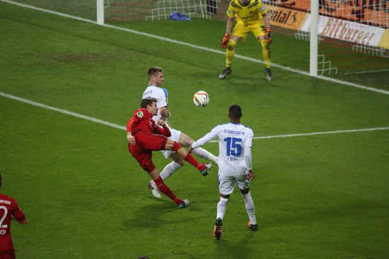 皇马碾压英格兰,穆勒状态火热 皇马碾压英格兰,穆勒状态火热