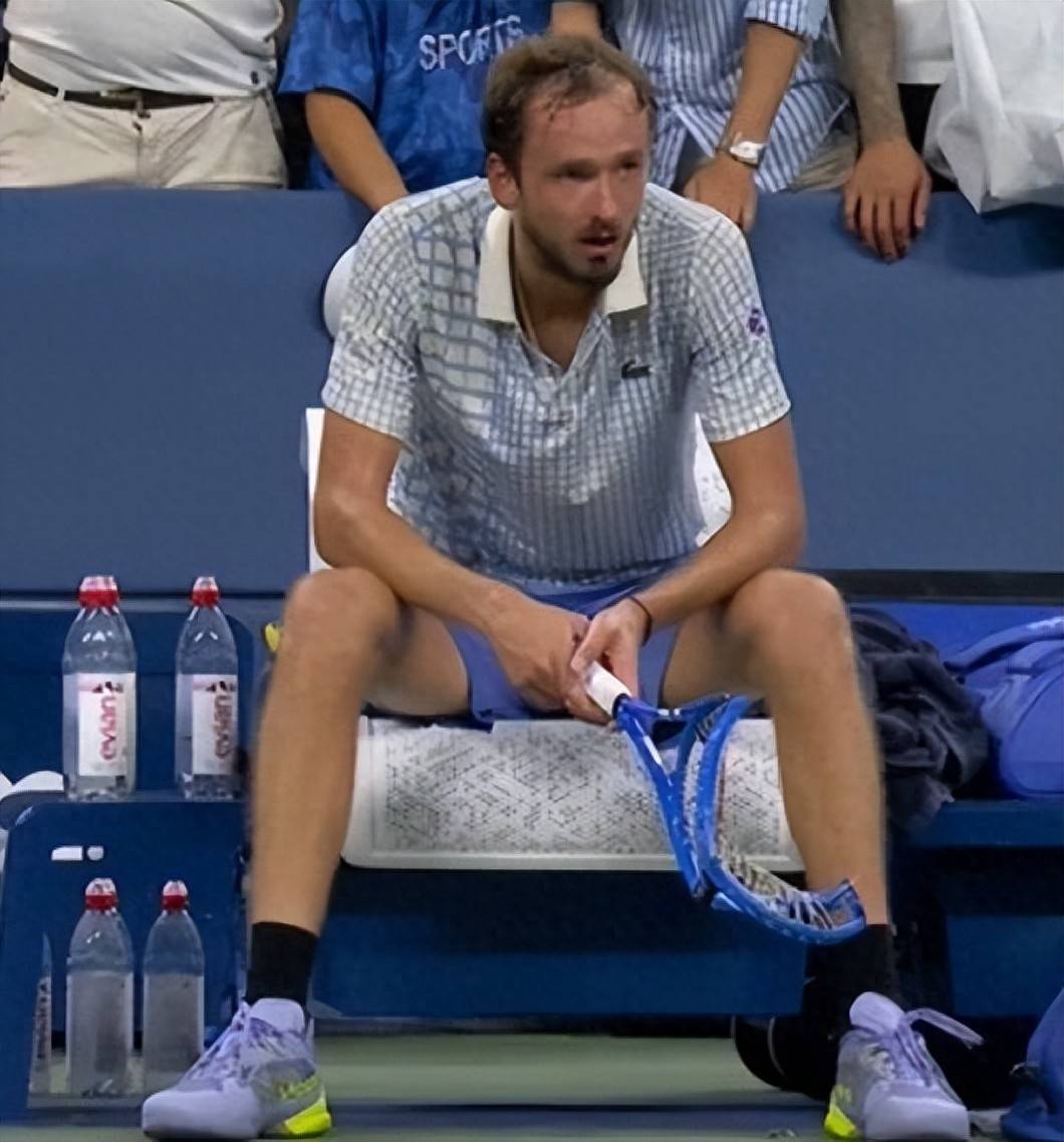 年终总决赛碾压美网,梅德韦杰夫高光表现 年终总决赛碾压美网,梅德韦杰夫高光表现