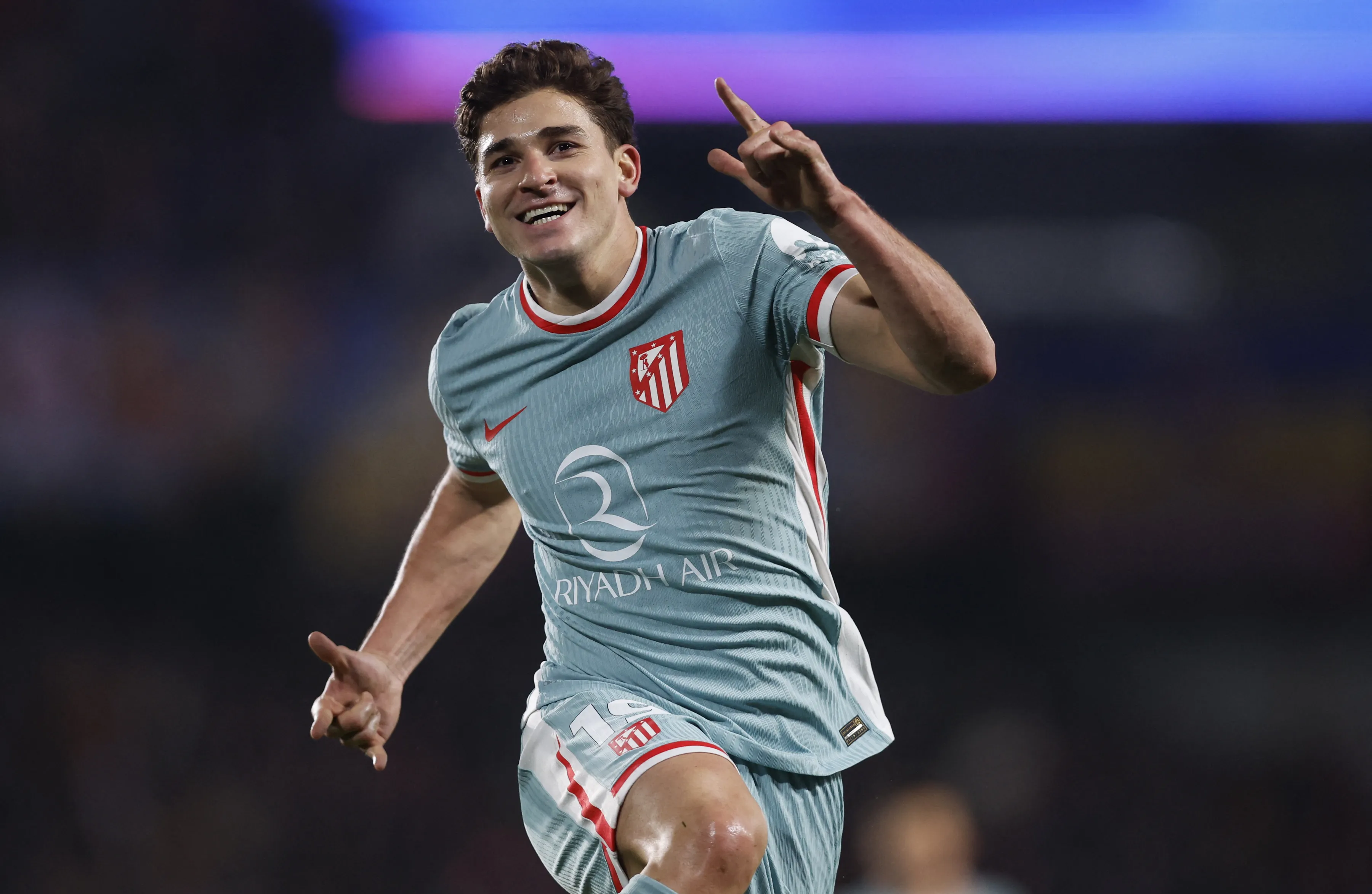 马赛鏖战巴西,阿尔瓦雷斯状态火热 马赛鏖战巴西,阿尔瓦雷斯状态火热