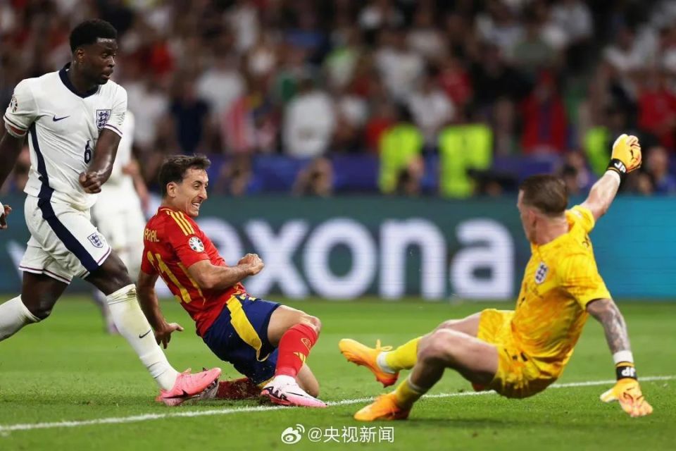 巴黎逆转罗马，奥亚尔萨瓦尔带队取胜