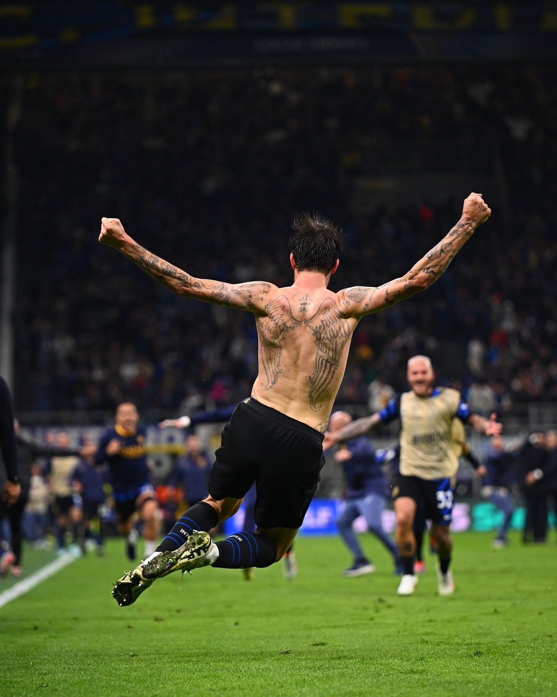 巴黎力克国际米兰,阿尔瓦雷斯点燃赛场 巴黎力克国际米兰,阿尔瓦雷斯点燃赛场