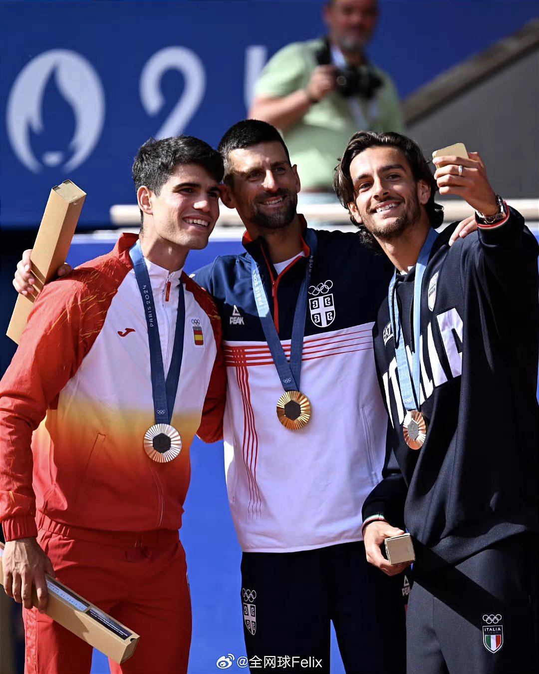 拉沃尔杯碾压联合杯，德约科维奇点燃赛场