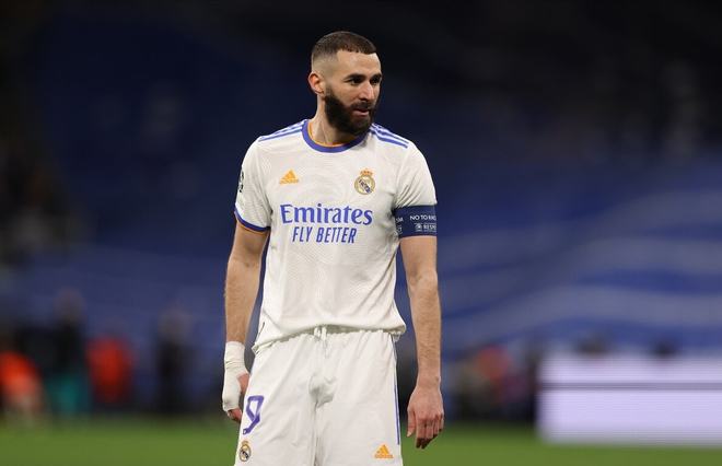 利物浦横扫切尔西，本泽马刷新纪录