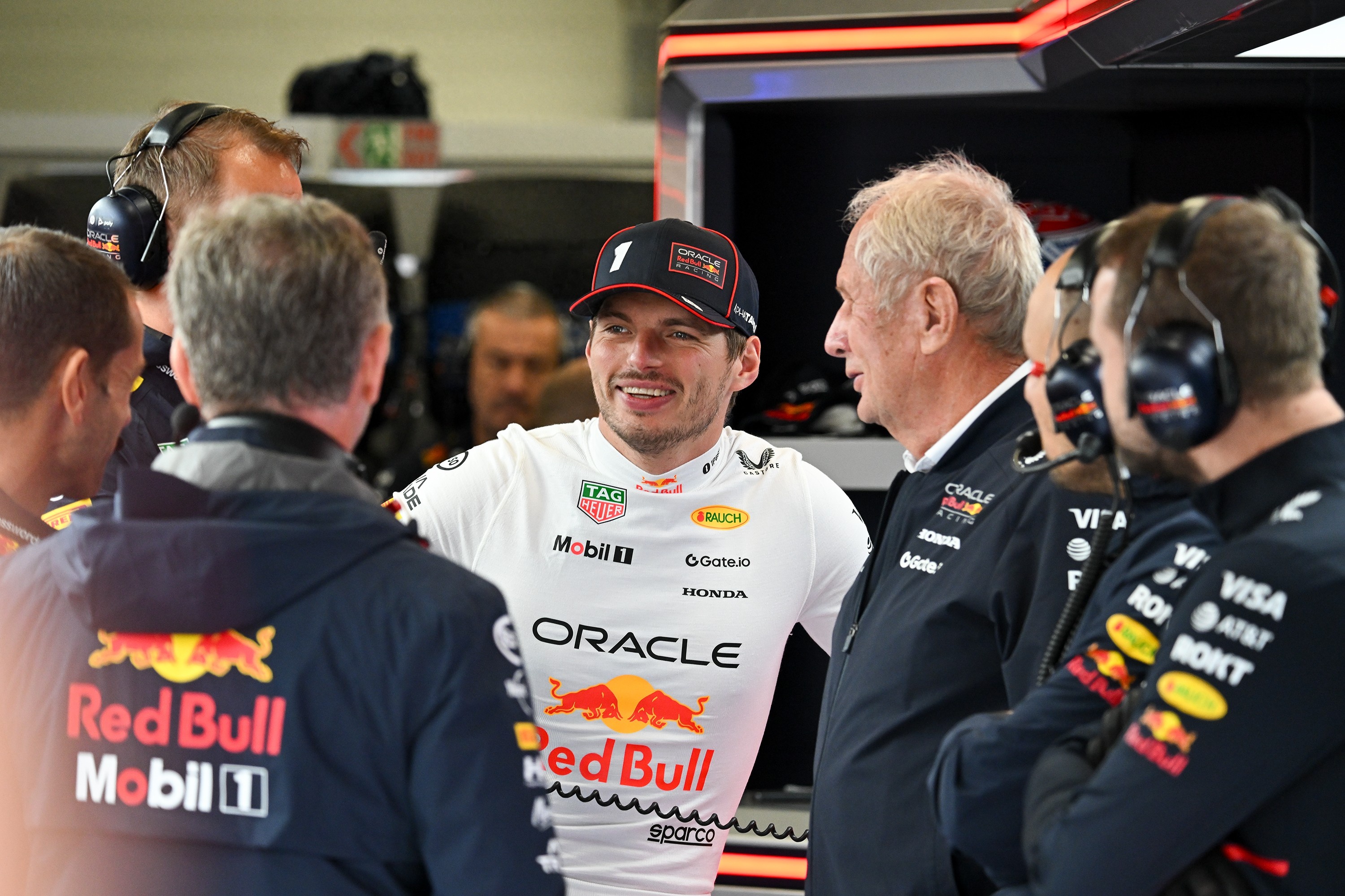 梅赛德斯鏖战红牛二队，维斯塔潘点燃赛场