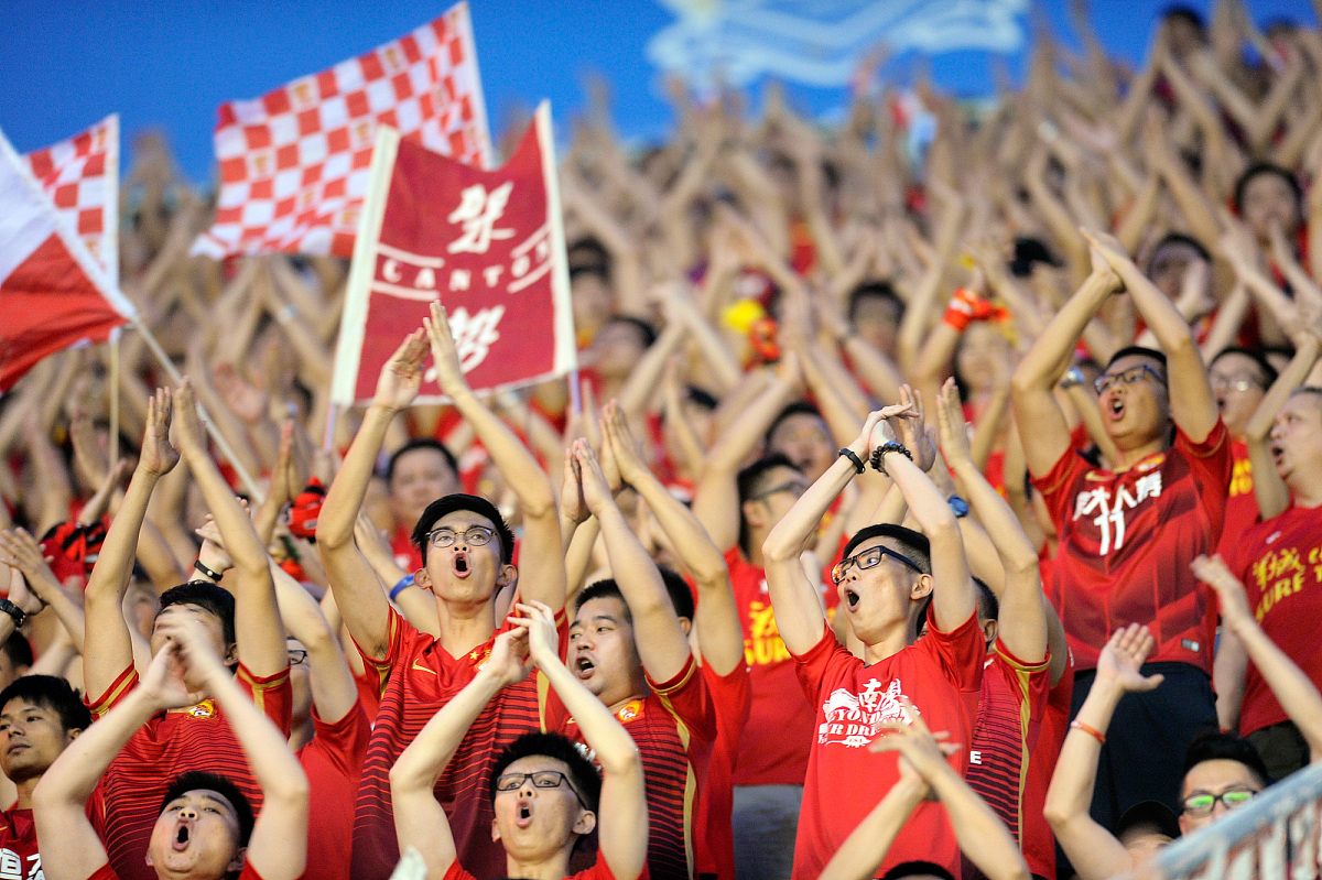 顶尖足球球队的实力展现引发欢呼 顶尖足球球队的实力展现引发欢呼