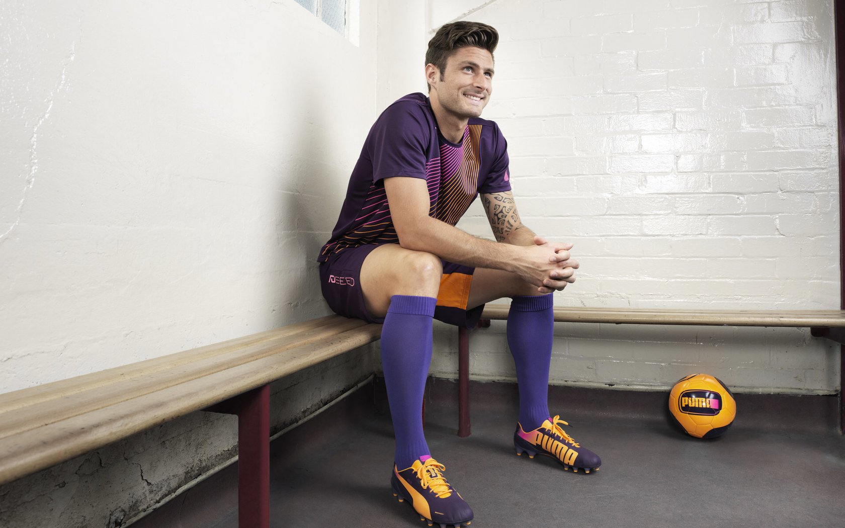 皮克冠军级表现，威尔士全面压制墨西哥